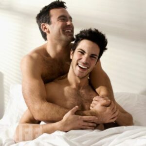 kh pp gay male couple in bed